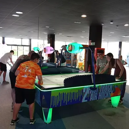 Amplio Y Comodo Familias O Amigos. Torrelavega